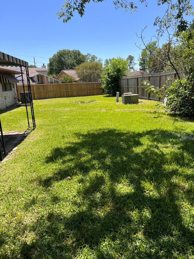 Huge Backyard - 10103 Inwood Shadows St