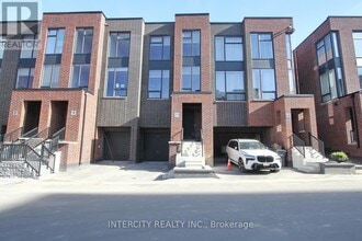 Building Photo - 9 Desiree Pl