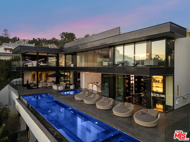 Foto del edificio - 1369 Londonderry Pl