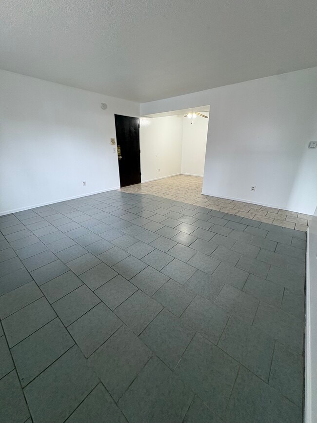 Building Photo - 1306 W Michigan Ave