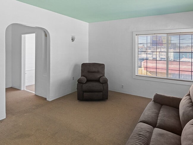 Photo - 2466 Seminary Ave Apartment