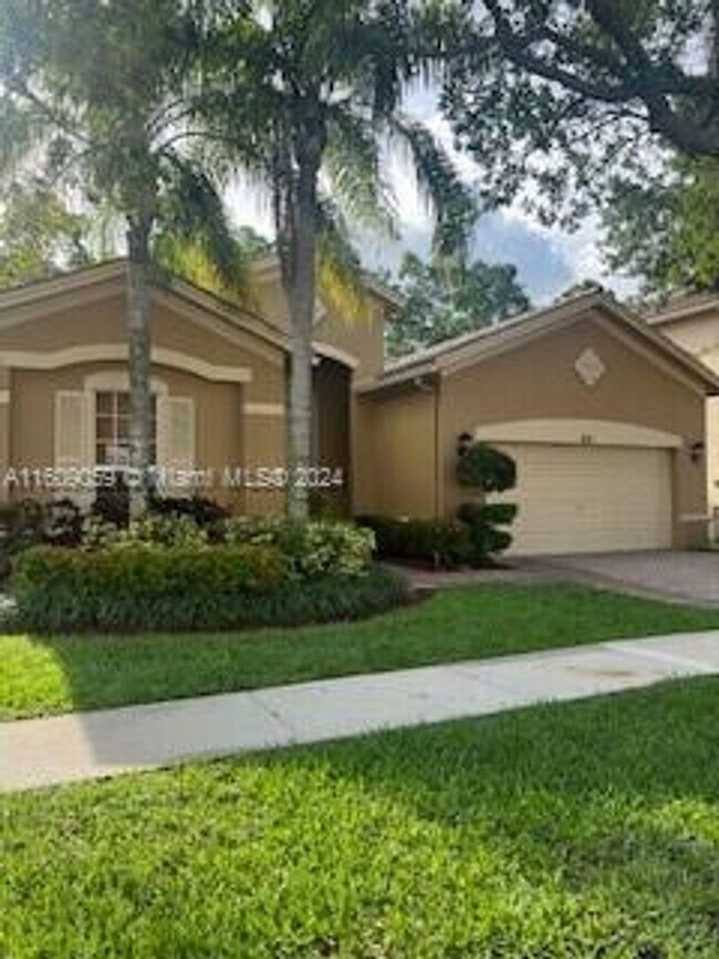 Building Photo - 4274 E Seneca Avenue, Weston, FL 33332