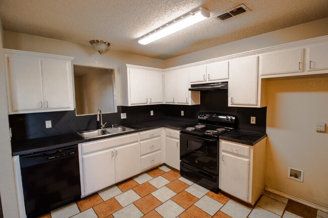 Foto del edificio - "Charming 3-Bed, 2-Bath Home in Lubbock