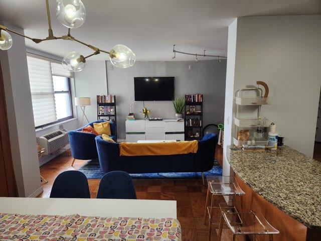 Livingroom - 7002 Kennedy Blvd East