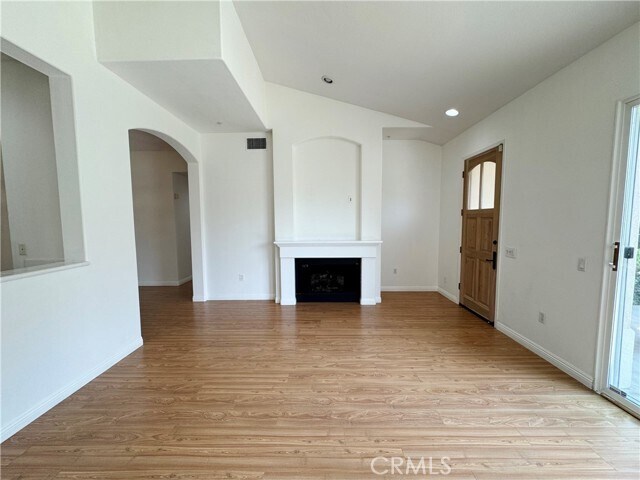 Building Photo - 10 Tivoli Ct