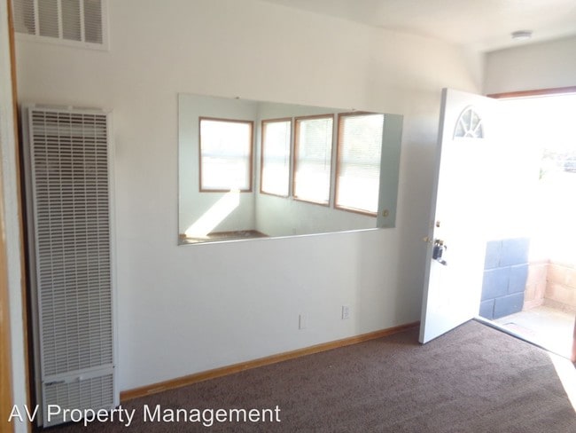 Building Photo - 2 br, 1 bath House - 1541 West Ave. L-4
