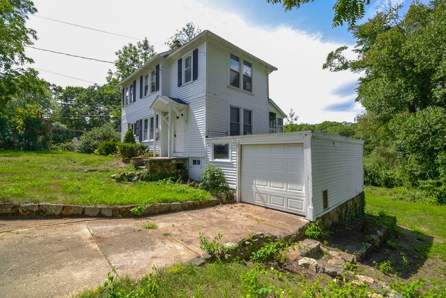 Building Photo - 51 Glenwood Rd