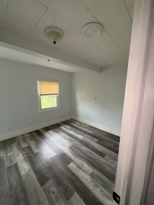 Building Photo - 125 Mallard St