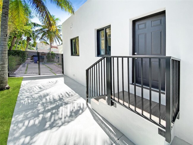 Foto del edificio - 1687 SW 11th St