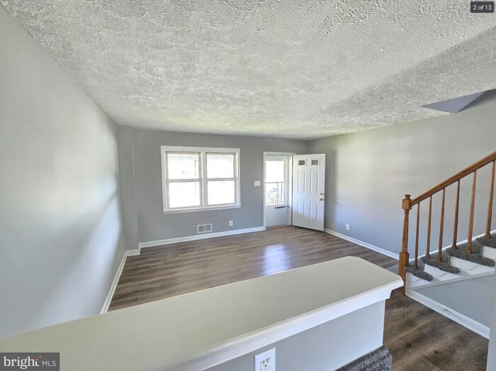 Foto principal - 3 Bedroom with finished basement