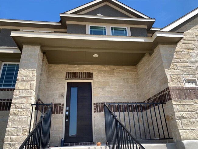 Building Photo - 2913 Sage Ranch Dr