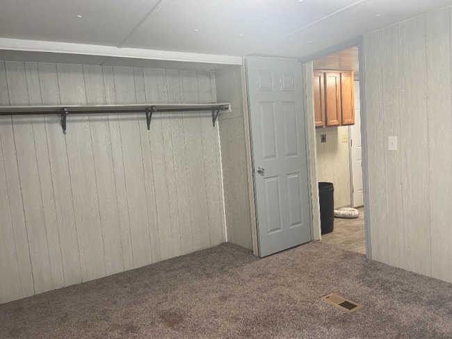 Building Photo - 191 Lindenview Cir
