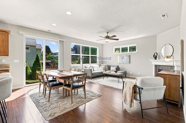 Building Photo - 14026 SW Walnut Creek Way