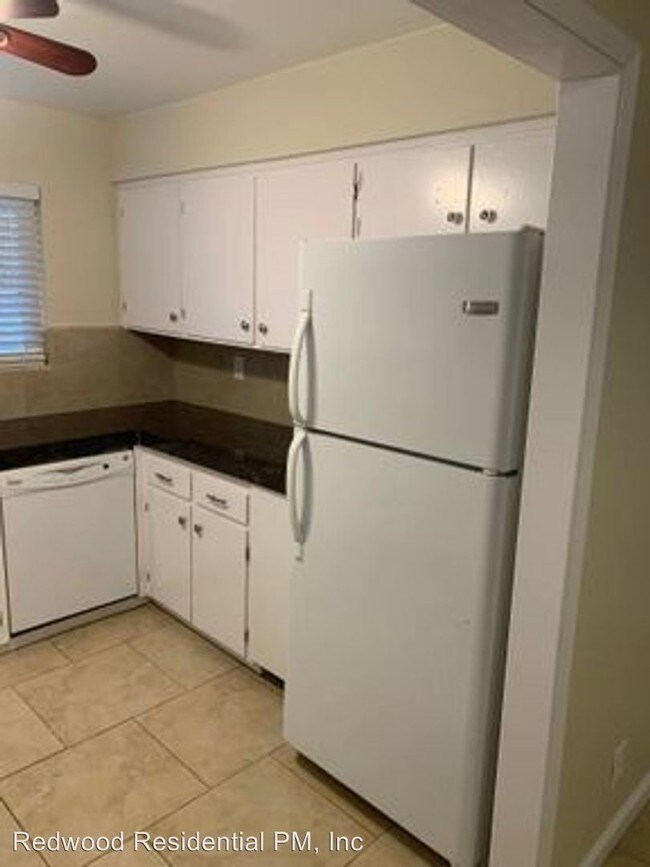 Building Photo - 4 br, 2 bath Apartment - 2143 Mission Blvd