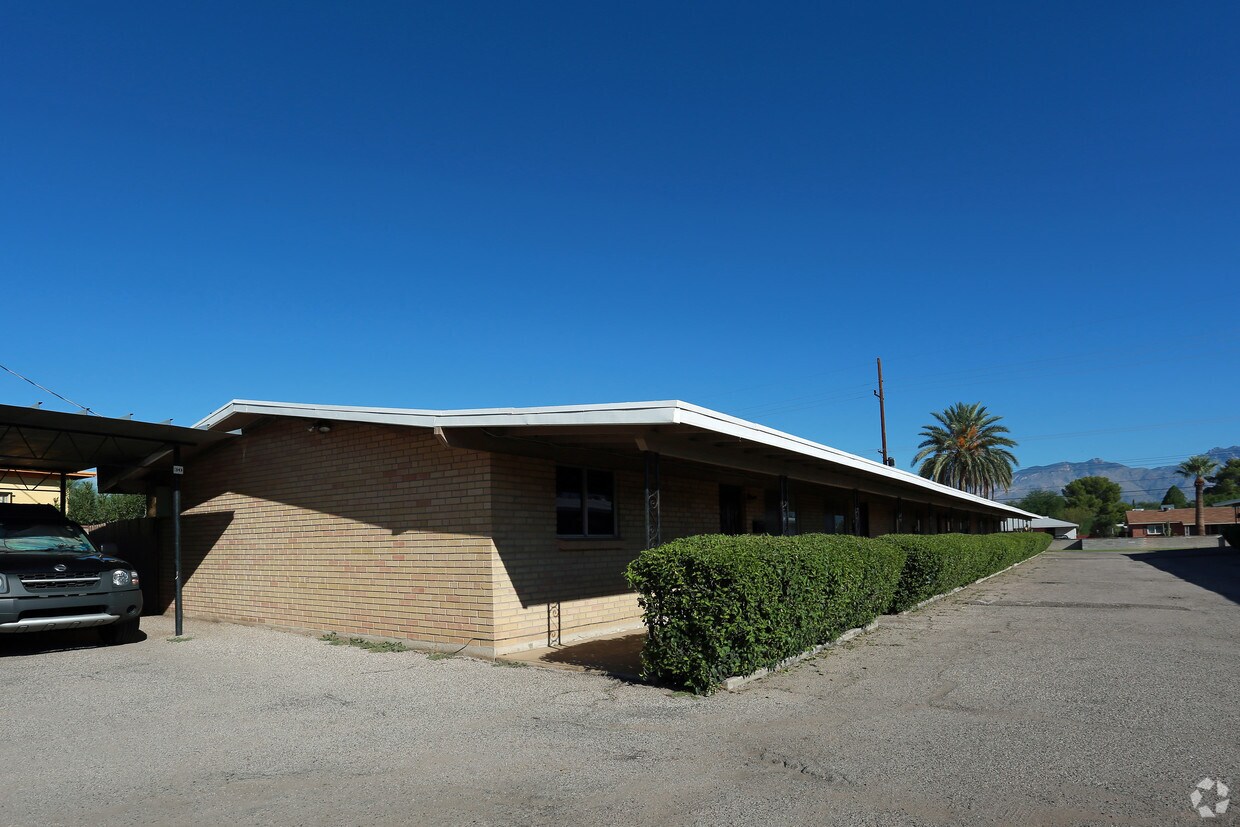 Building Photo - 5422 E Bellevue St