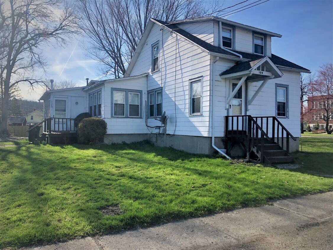 Primary Photo - 123 S Seneca St