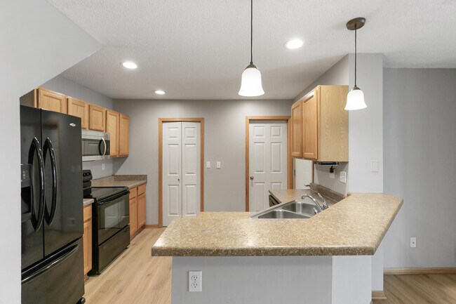 Cocina en la primera planta - 150 S Prairie View Dr