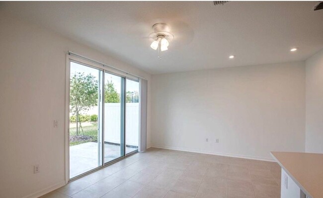 Building Photo - 13113 Annie's Walk Drive