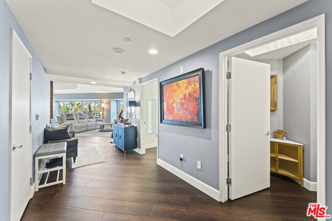 Building Photo - 13600 Marina Pointe Dr