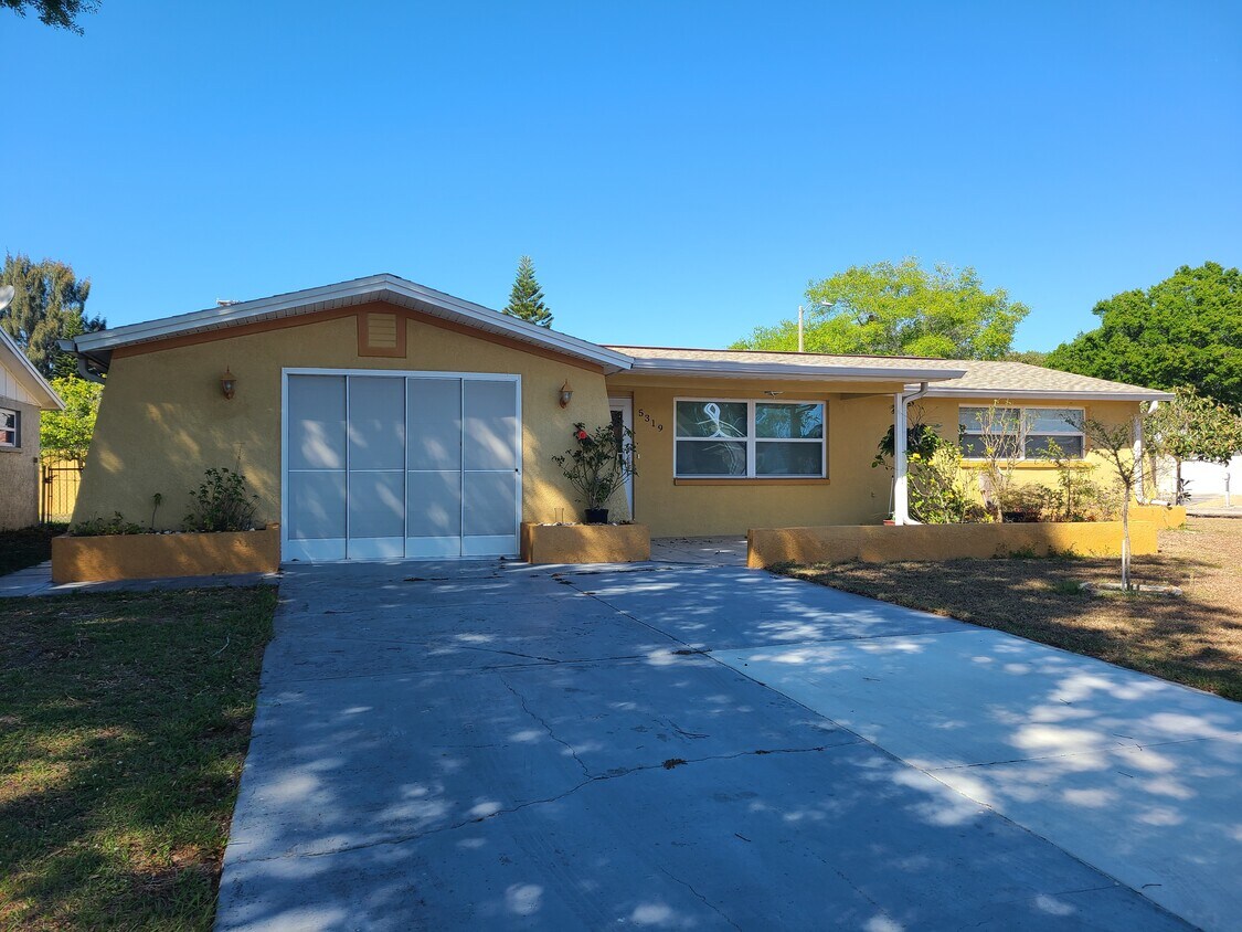 5319 Penguin Dr, Holiday, FL 34690 House Rental in Holiday, FL