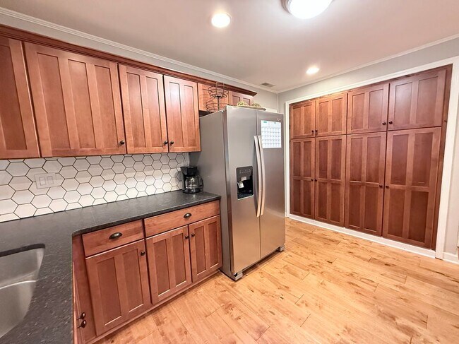 Foto del edificio - 514 Sharondale Dr