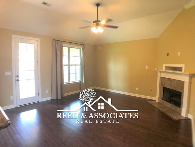 Building Photo - Elegant Cordova Home Located in Quiet Cove!