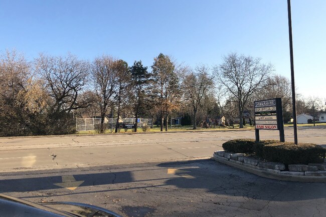 Building Photo - 982 S Buffalo Grove Rd