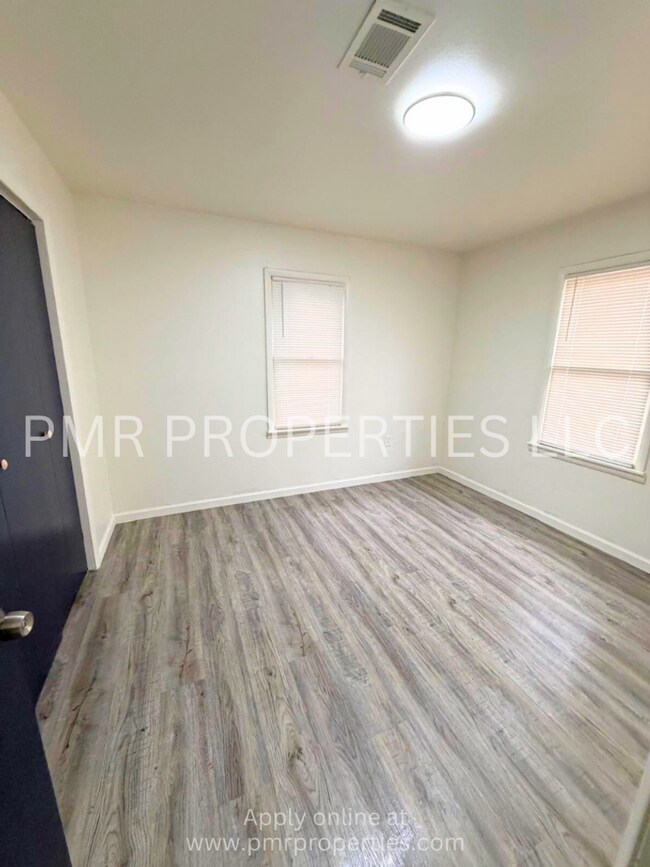 Foto del edificio - 2 Bedrooms/1 Bathroom House