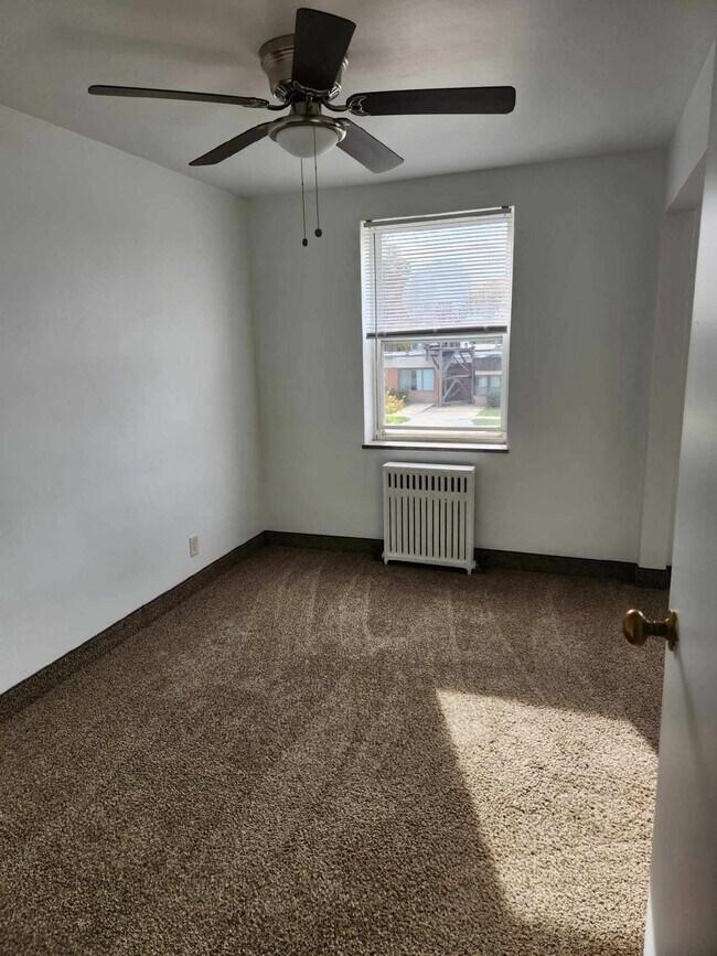 Dormitorio - 3535 State St