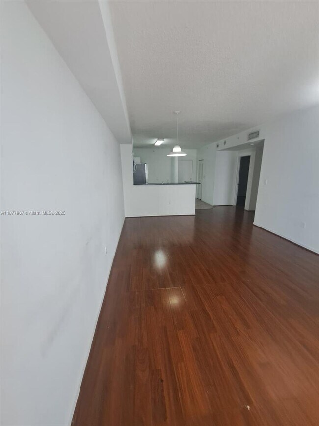 Foto del edificio - 5091 NW 7th St