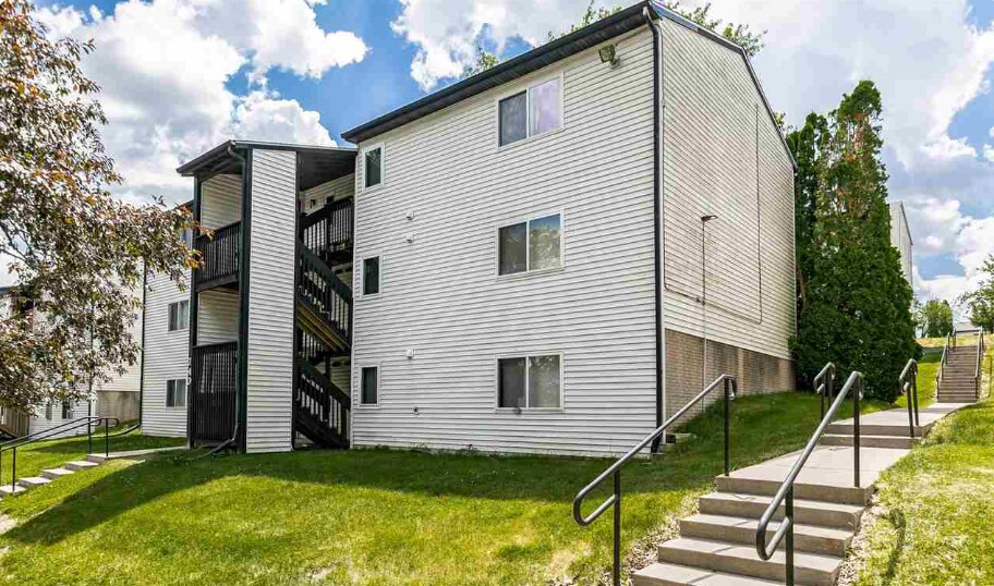 740 Westwinds Dr Unit 6, Iowa City, IA 52246 Condo for Rent in Iowa