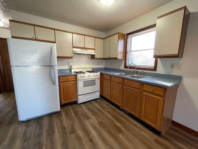 Building Photo - Nice 2 Bedroom Home Near Prairie View Elementary School