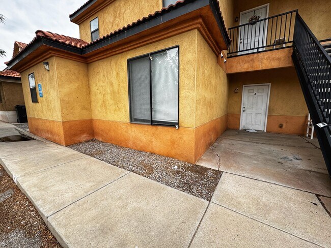 Building Photo - 1105 Meadowlark Way SE
