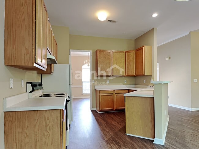 Building Photo - 127 Bathurst Ln