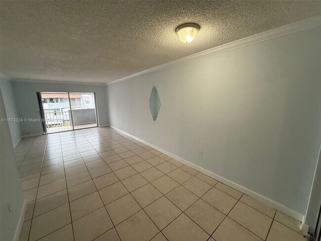 Foto del edificio - 1725 W 60th St