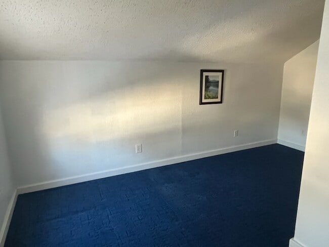 Building Photo - 318 S Bailey St