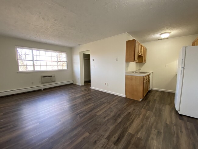 Building Photo - 3961 Brown Ave