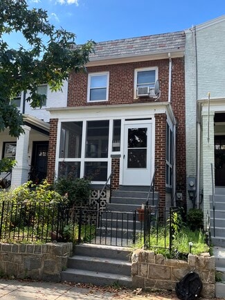 Building Photo - 1310 Staples St NE