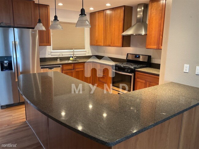 Foto del edificio - 2 br, 2 bath House - 90 Sally Pl