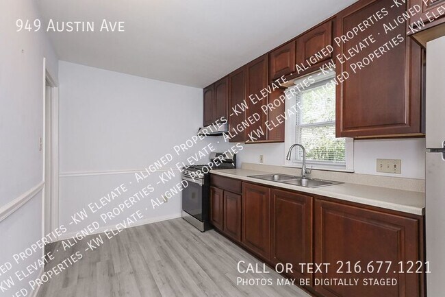 Building Photo - 949 Austin Ave