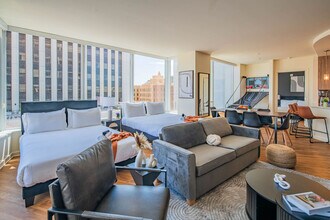 Building Photo - 44 W Monroe St