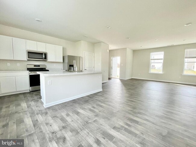 Building Photo - 87 Filbert Dr
