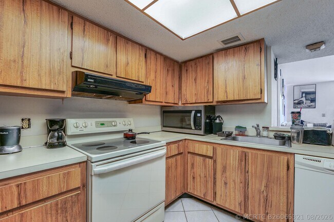 Foto del edificio - 5570 NW 44th St