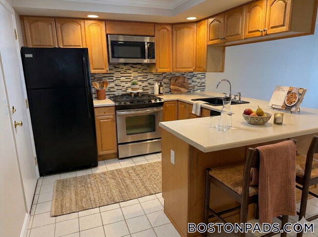 Building Photo - 13 Kenmar Dr