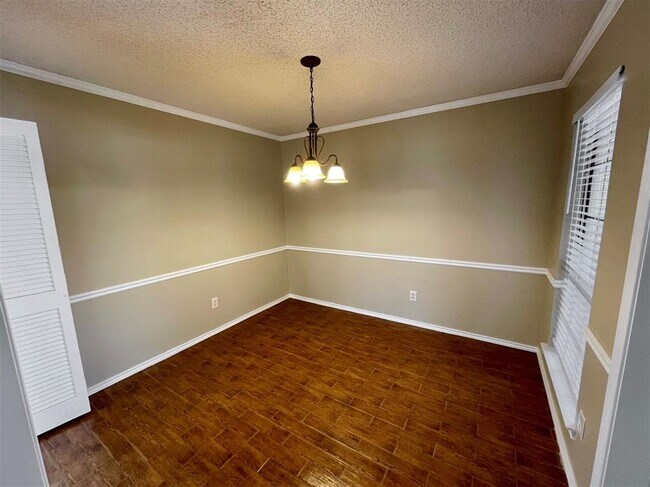 Foto del edificio - 4916 Timberview Dr