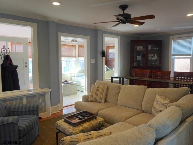 Building Photo - 11 S Baltimore Ave