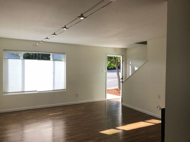 Foto del edificio - Charming Renovated condo in SLO off Laurel Lane