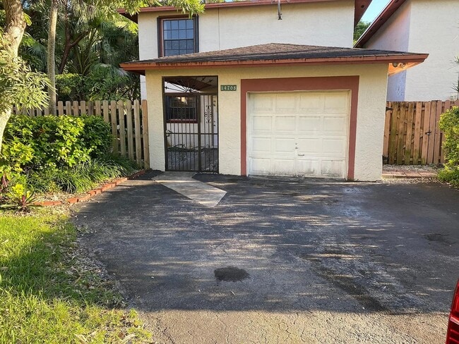 Building Photo - 14708 SW 108th Ter