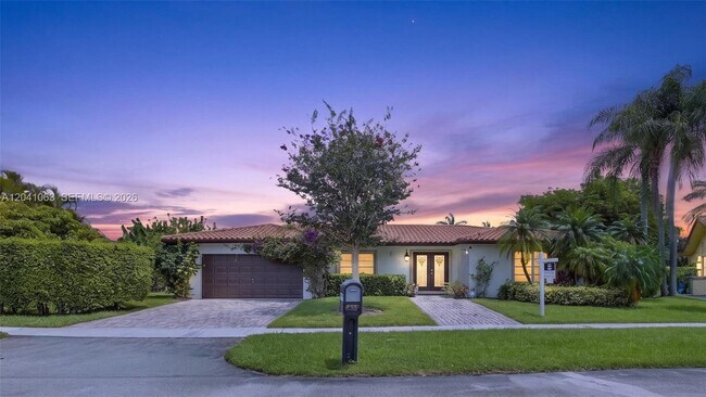 Foto del edificio - 16641 Royal Poinciana Dr