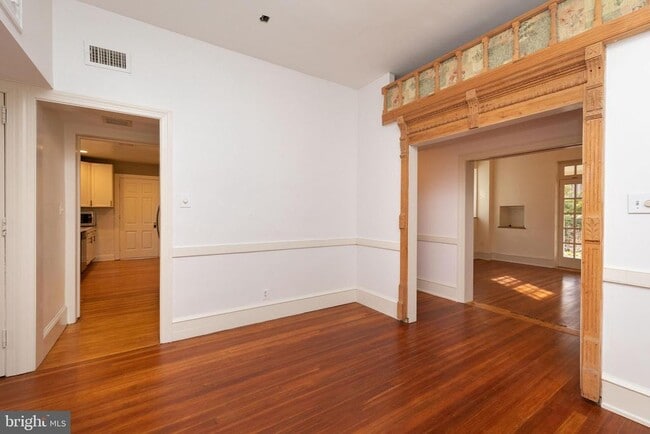 Building Photo - 6610 Wissahickon Ave